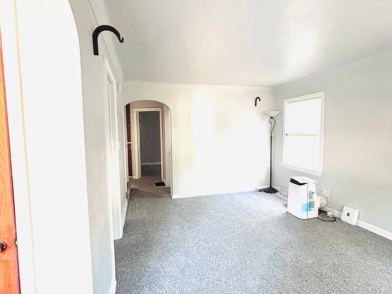 919 Turner Ave — Photo 4