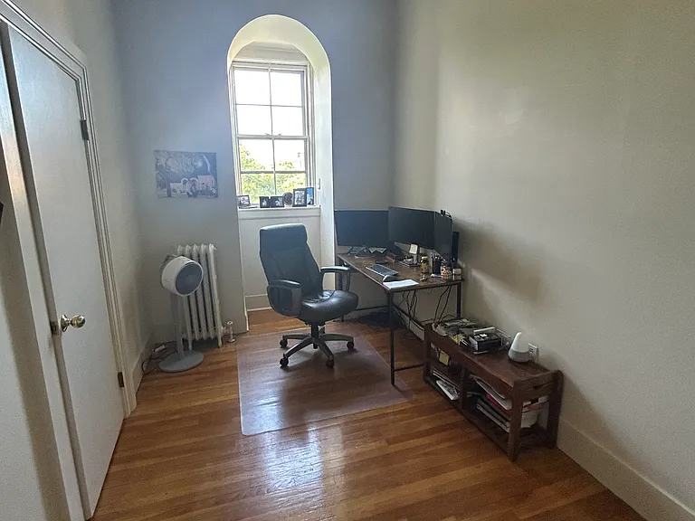 49 Monument Sq #4 — Photo 8
