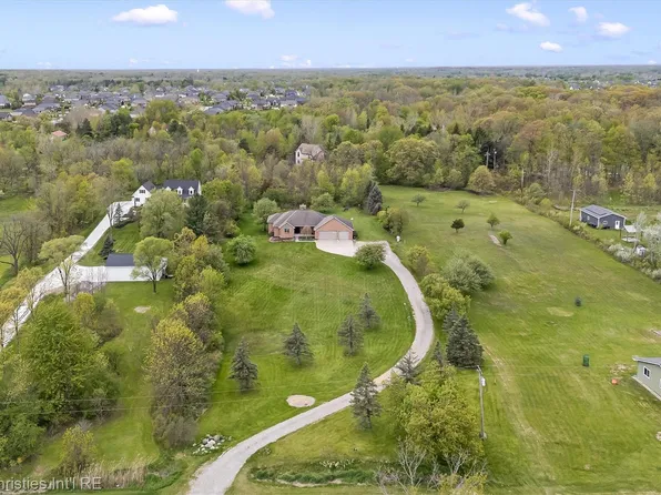 23071 Napier Rd, Northville, MI 48167