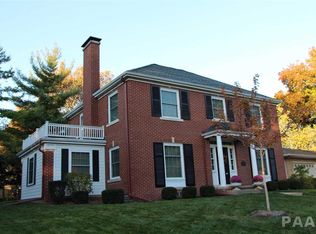 3829 N Hawthorne Pl, Peoria, IL