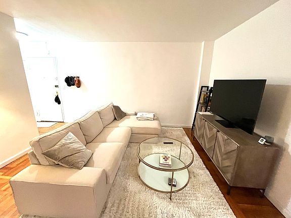 3rd image of 350 E 30th St APT 1F