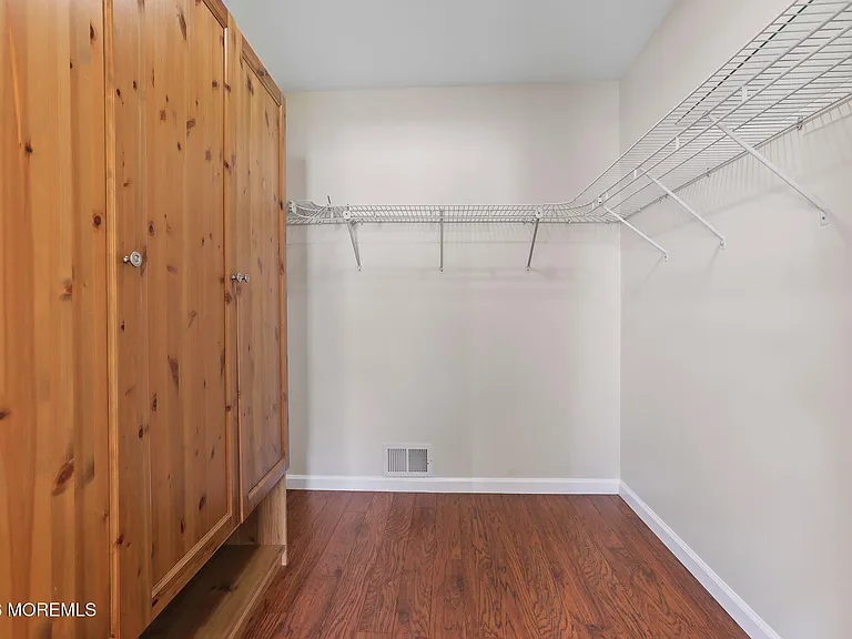 477 Glenwood Ave — Photo 25