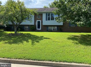 22126 Clipper Dr, Great Mills, MD 20634