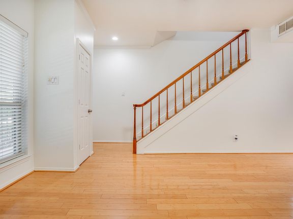 5th image of 6303 Richmond Ave Unit 207
