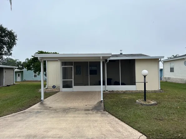 4546 Tangelo Dr, Zephyrhills, FL 33541