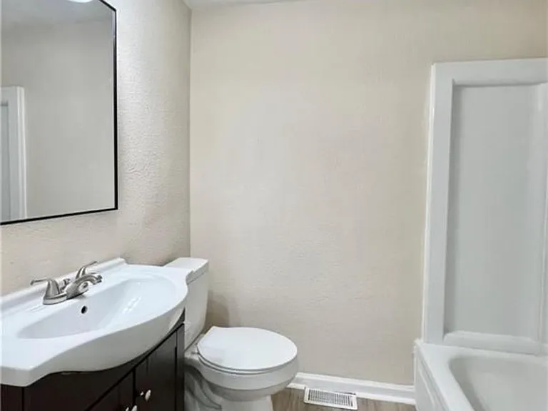 6505 Harvey Ct — Photo 15