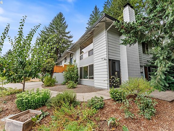 4th image of 9042 SW Monterey Pl