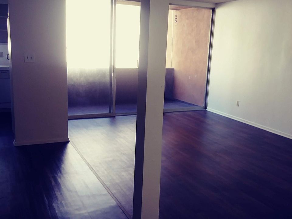 Building Photo 3