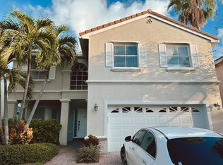 1015 Silverbell St, Hollywood, FL 33019