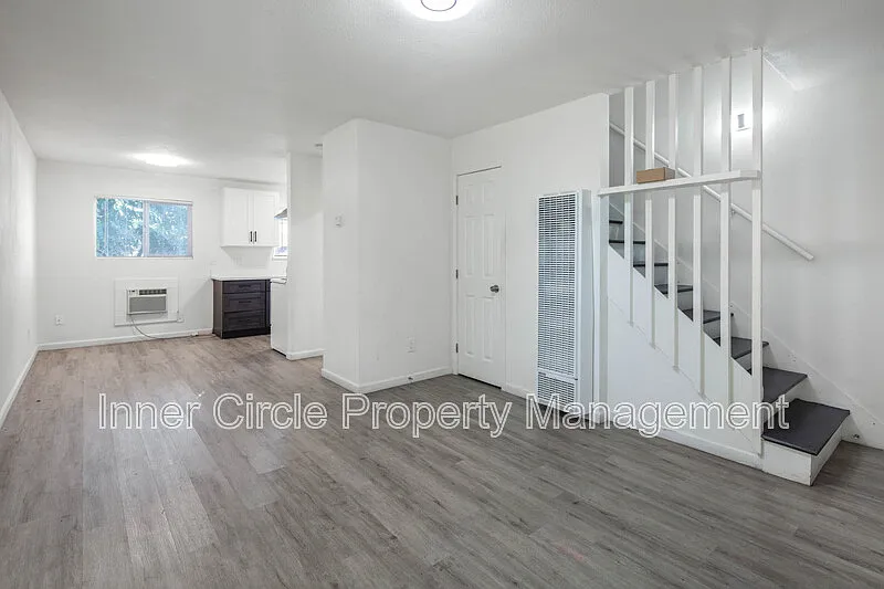 2 bed, 1.5 bath, 841 sqft, $2,100 — Photo 4