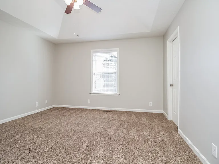 3261 Clapham Rd — Photo 12
