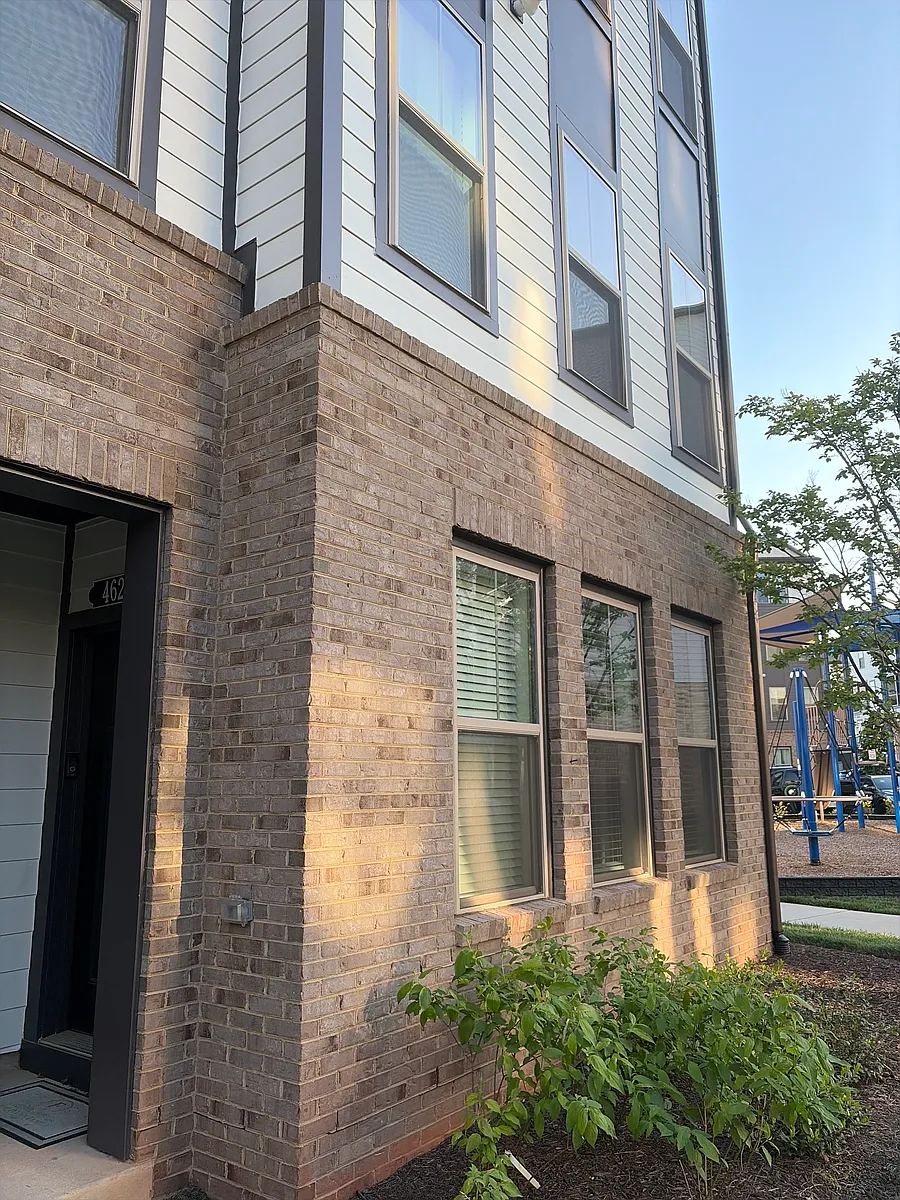 Building Photo - 46223 Woodpecker Sq