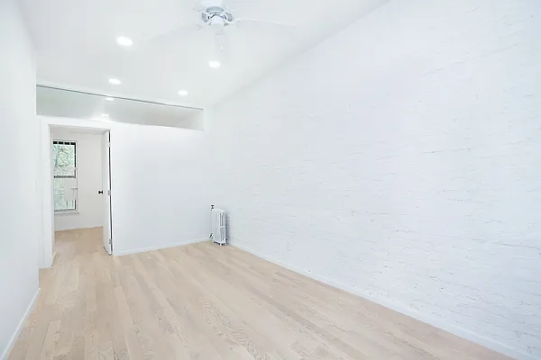 Rented by HH Realty | media 18