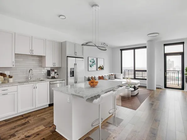 1240 S 2nd St Unit 825, Minneapolis, MN 55415