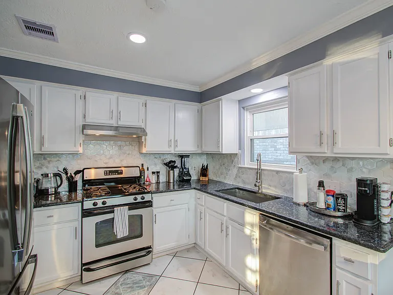 10606 Kirkwren Dr — Photo 12