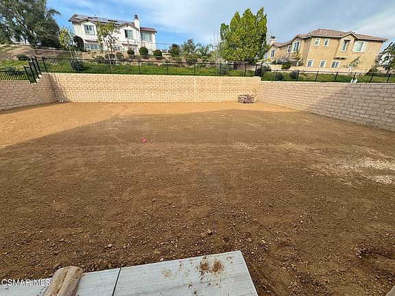 4th image of 4691 Summit Ave