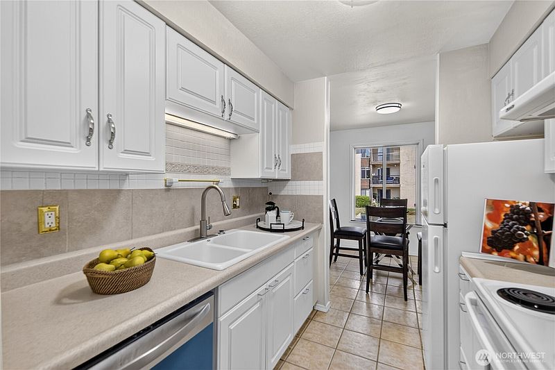 4th image of 14510 124TH Avenue NE #C28
