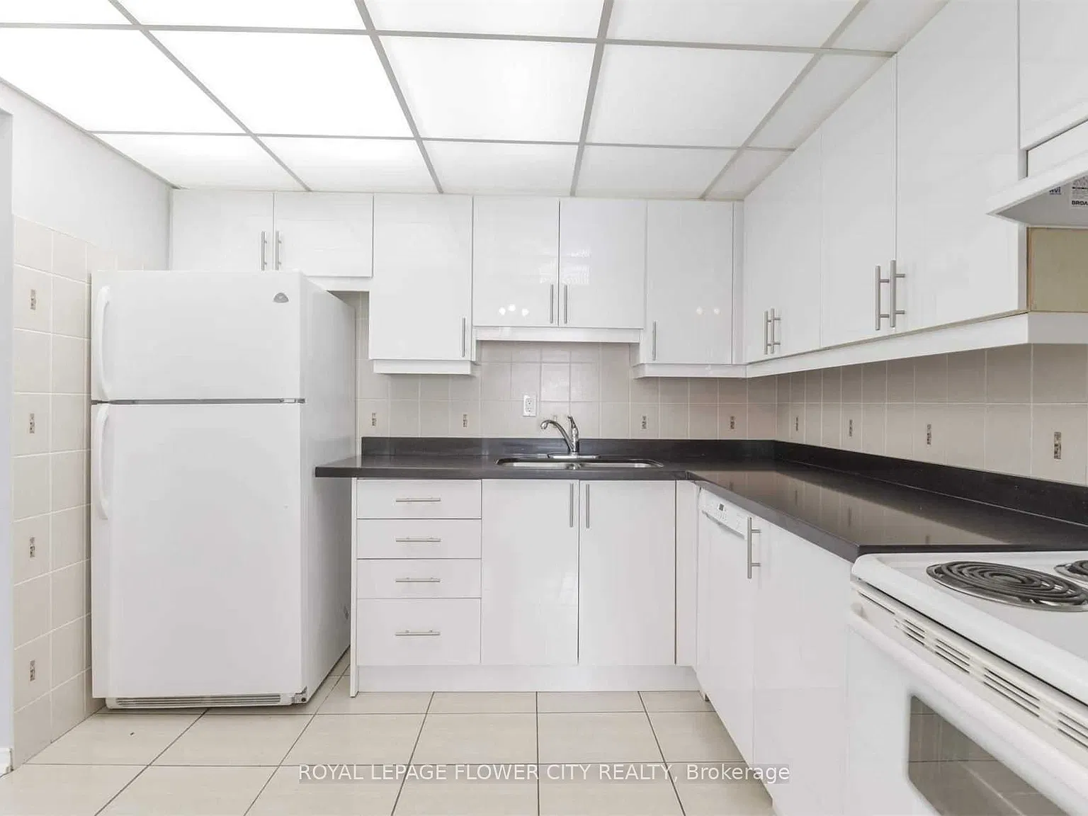 3 bed, $2,600 — Photo 3