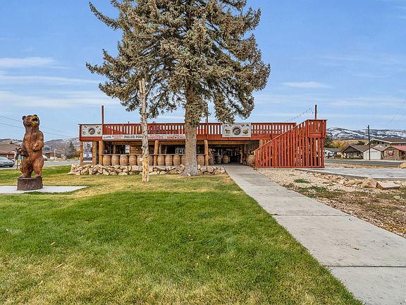 3rd image of 35 S Bear Lake Blvd