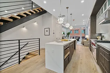 Sold by Avenue Sotheby's International Realty