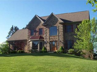 1000 Summer Ridge Ct, Murrysville, PA 15668