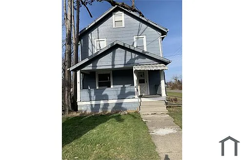 313 Idylwild St NE Photo 1
