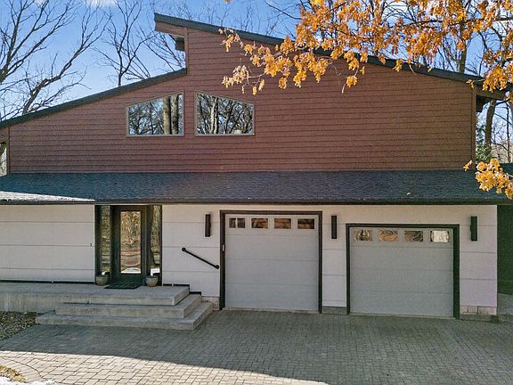 3rd image of 6835 Buckthorn Dr NW