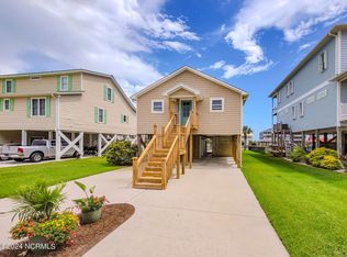7082 7th St, Surf City, NC 28445