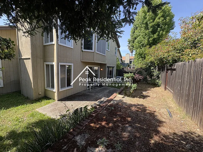 5621 Summit Dr — Photo 34