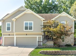 1701 NE 70th St, Gladstone, MO 64118