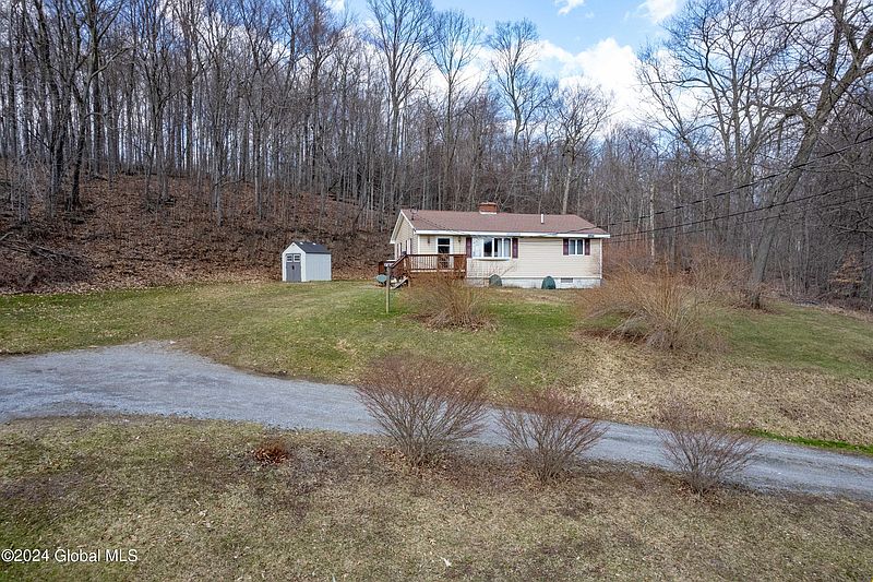 4th image of 435 Slate Hill Road