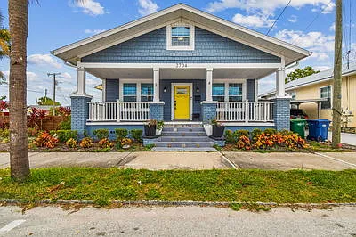 2704 W Main St