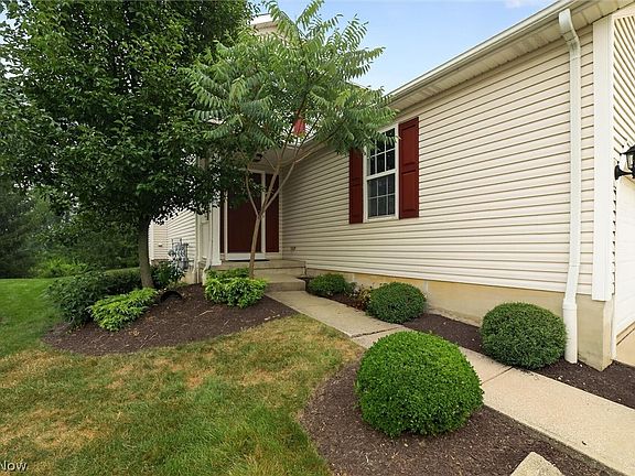 3rd image of 9995 Beverly Ln