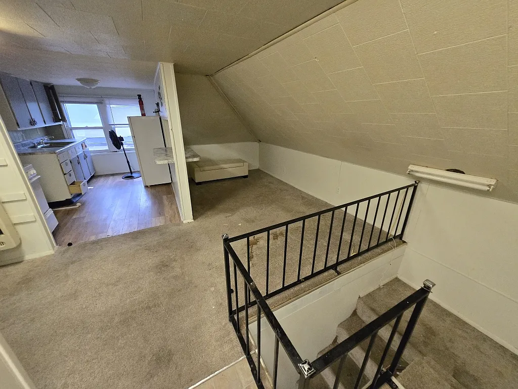 Building Photo - 801 W North St #7