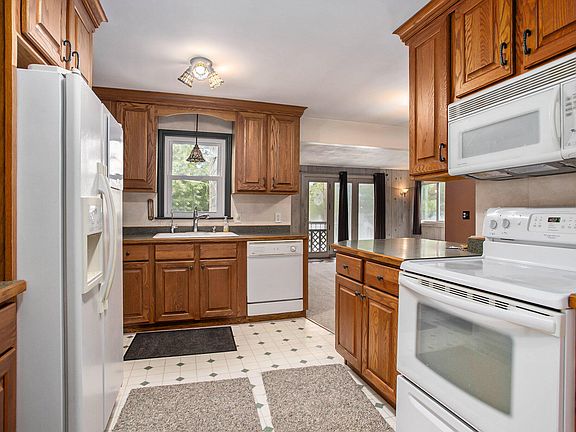 4th image of 9755 E G Ave