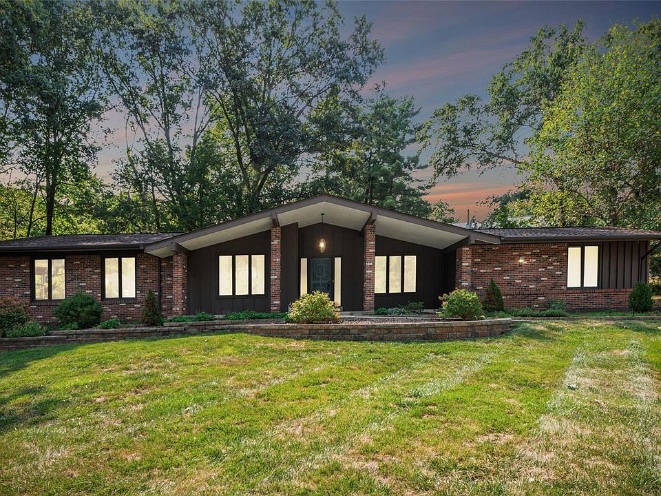 1st image of 220 Chamonix Ct