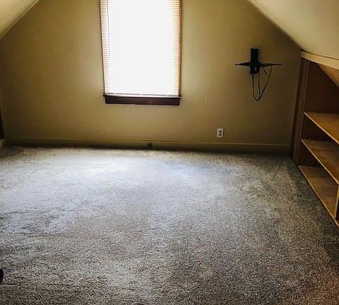 4th image of 310 Warner Ave