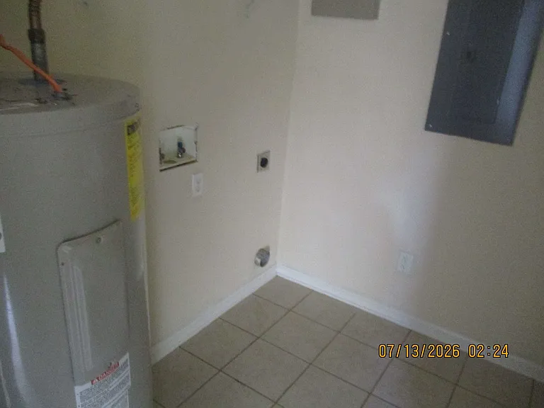 3616 Club Dr — Photo 4