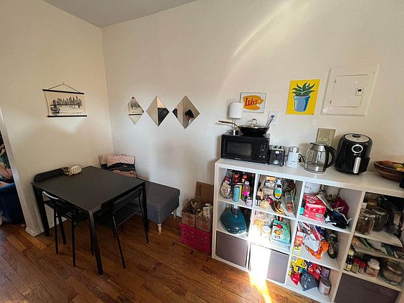 3rd image of 536 E 5th St APT 20