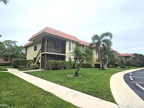 2nd image of 305 Lakeview Dr APT 101