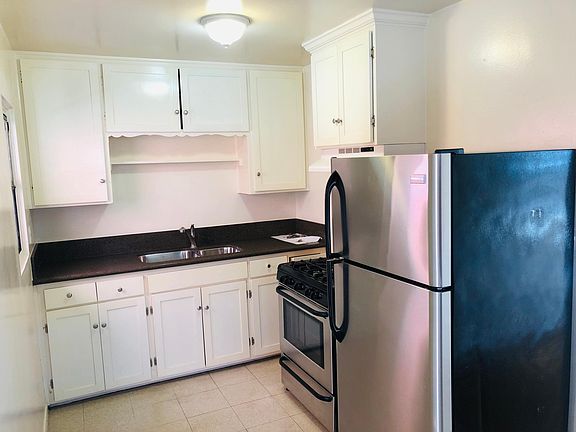 5th image of 2769 G St