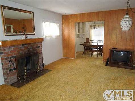 2nd image of 1227 Diamond St