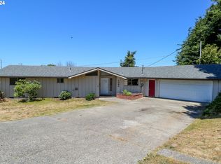1086 Pacific Ave, Coos Bay, OR 97420