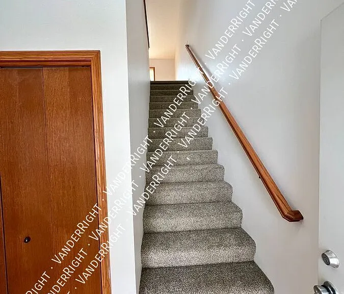 1419 N Conifer Pl — Photo 3