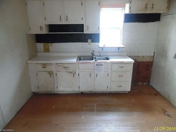 5th image of 5340 Bond Ave