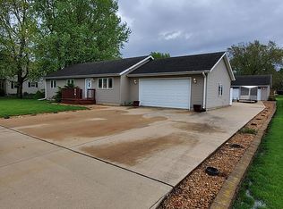 579 S Walnut St, Chebanse, IL 60922