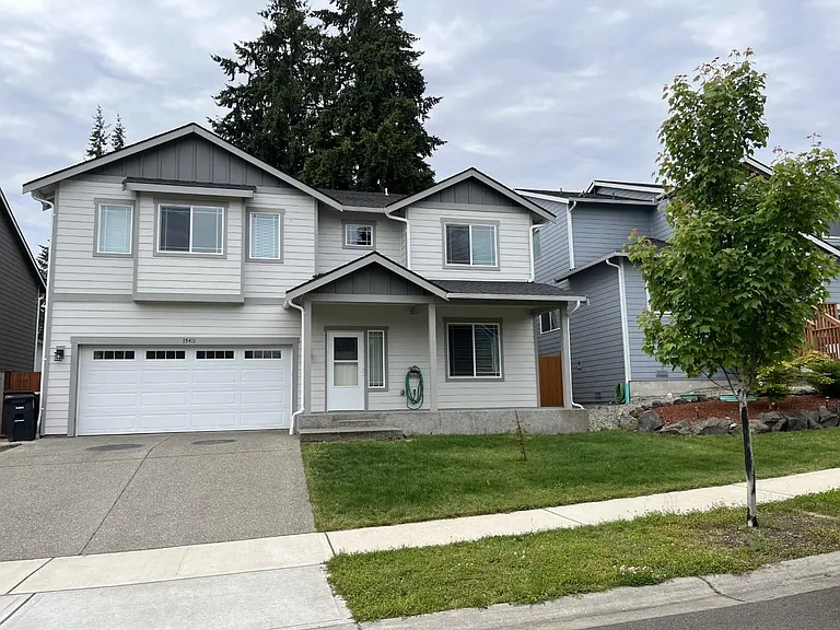 15411 Coles Ct SE — Photo 1