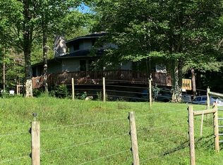 10214 Sampson Rd, Erie, PA 16509