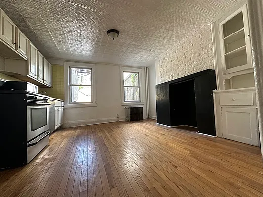 Rented by Space Link Realty | media 3