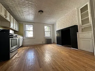 Rented by Space Link Realty